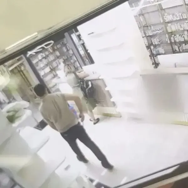 Ankara’da eczanede skandal: Kadın müşterinin gizlice fotoğrafını çekti!