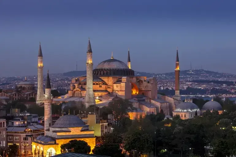 CUMA SELASI SAAT KAÇTA OKUNACAK? Bu Hafta Cuma Selası Ne Zaman Verilecek? Diyanet'e Göre Cuma Selası Saati