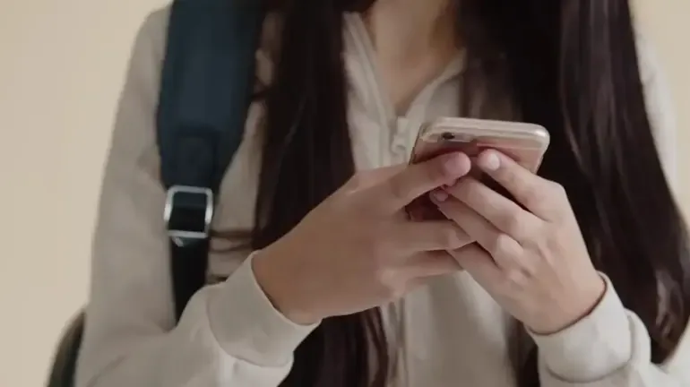 Bir ülke daha harekete geçti: Okullarda telefon yasaklandı!