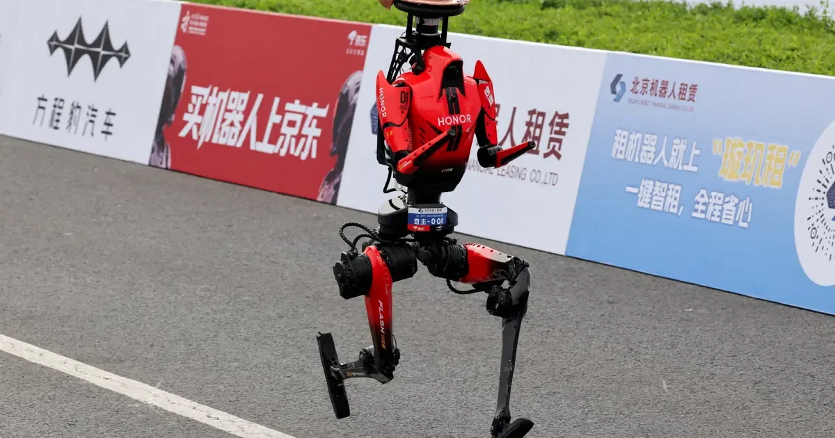 İnsansı Robot Lightning, Usain Bolt'un Rekorunu Geride Bıraktı