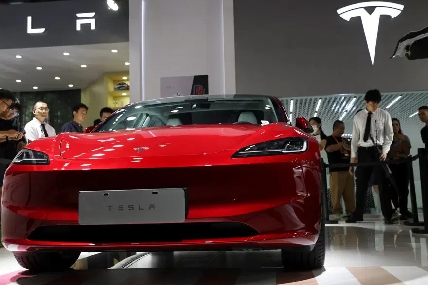 Tesla ve Çinli üreticiler milyonlarca aracı geri çağırıyor
