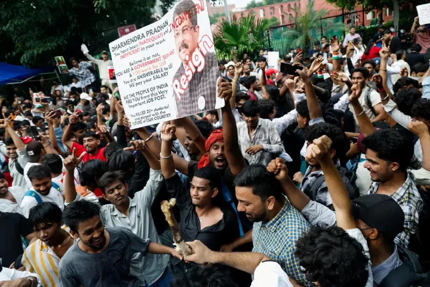 Hükümetin geri adımı yetmedi. Hindistan'da protestolar yayılıyor