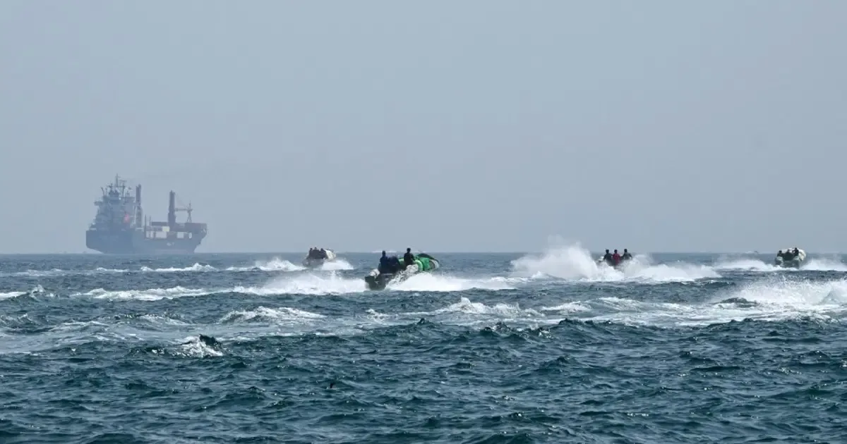 BAE'ye ait iki tanker Hürmüz Boğazı'nda hedef alındı