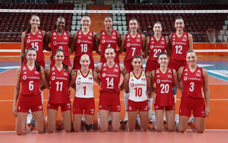 TÜRKİYE POLONYA VOLEYBOL MAÇI CANLI İZLE: Filenin Sultanları 2026 Avrupa Şampiyonası Türkiye Polonya Voleyb...
