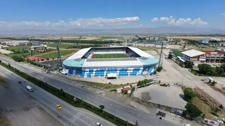 Erzurum Kazım Karabekir Stadyumu, Galatasaray maçını bekliyor! Yenileme tamamlandı...