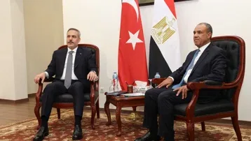 BAE'ye ait iki tanker Hürmüz Boğazı'nda hedef alındı