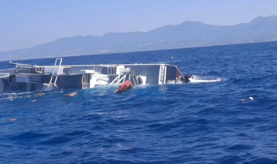 SON DAKİKA! Girne'deki tekne faciasında 2'nci gün! Kayıp 18 kişiyi arama çalışmaları sürüyor!