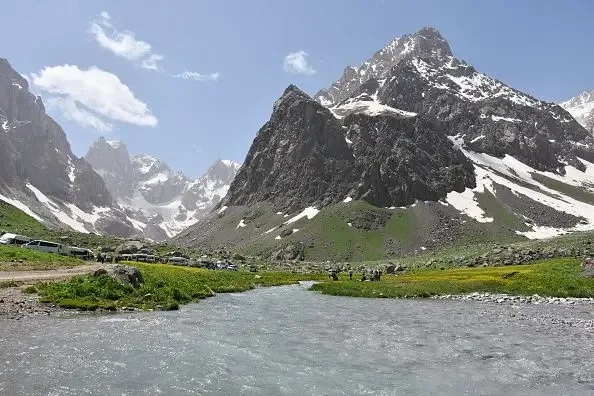 Nepal-Tibet: Türkiye'de buzul çökmesine bağlı sel riski var mı, uzmanlar ne diyor?