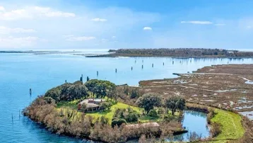 Hürmüz Boğazı'nda bir tankerin vurulduğu duyuruldu