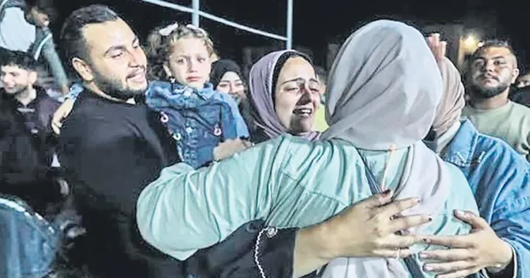 İsrailliler ülkeyi terk ediyor, Filistinliler geri dönüyor