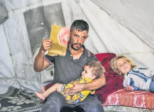 Katil ve sapıkların Holokost maskesi