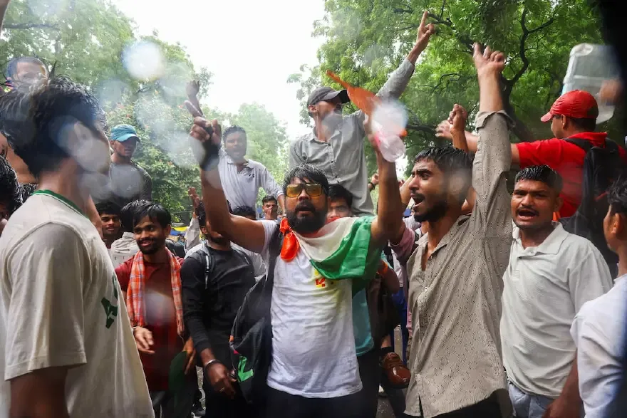 Hükümetin geri adımı yetmedi. Hindistan'da protestolar yayılıyor