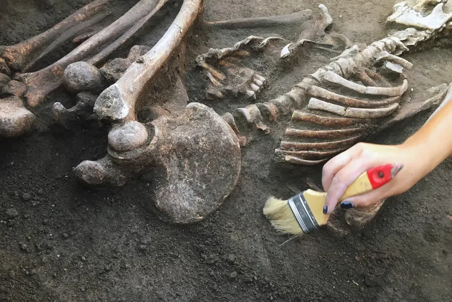 400 Yıllık Mezarda Bulunan Kadın Kalıntıları Üzerine Araştırmalar Devam Ediyor