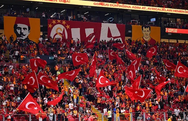 Galatasaray geri dönerek kazandı! Göztepe gol yağmurunda mağlup