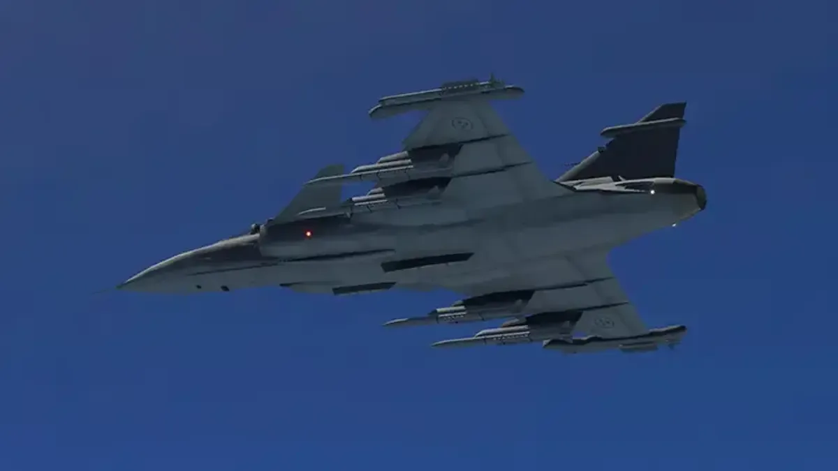 Macaristan'da 'Gripen' tipi savaş uçağı düştü