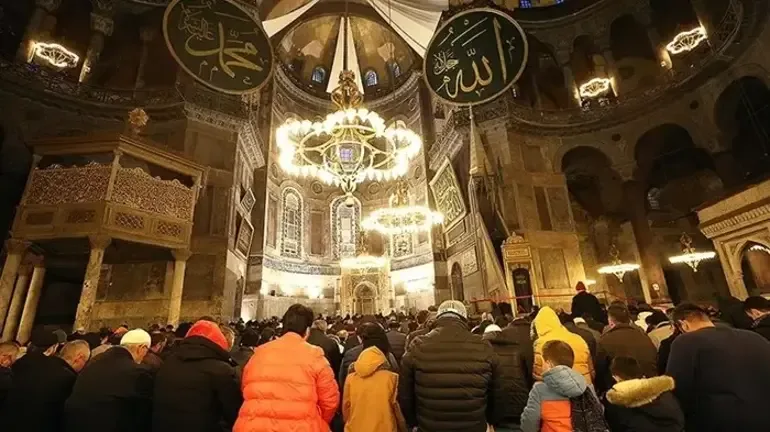 CUMA NAMAZI SAATLERİ 4 EYLÜL 2026: Cuma Namazı Saat Kaçta? Cuma Selası Ne Zaman Okunur? Cuma Namazı Nasıl K...
