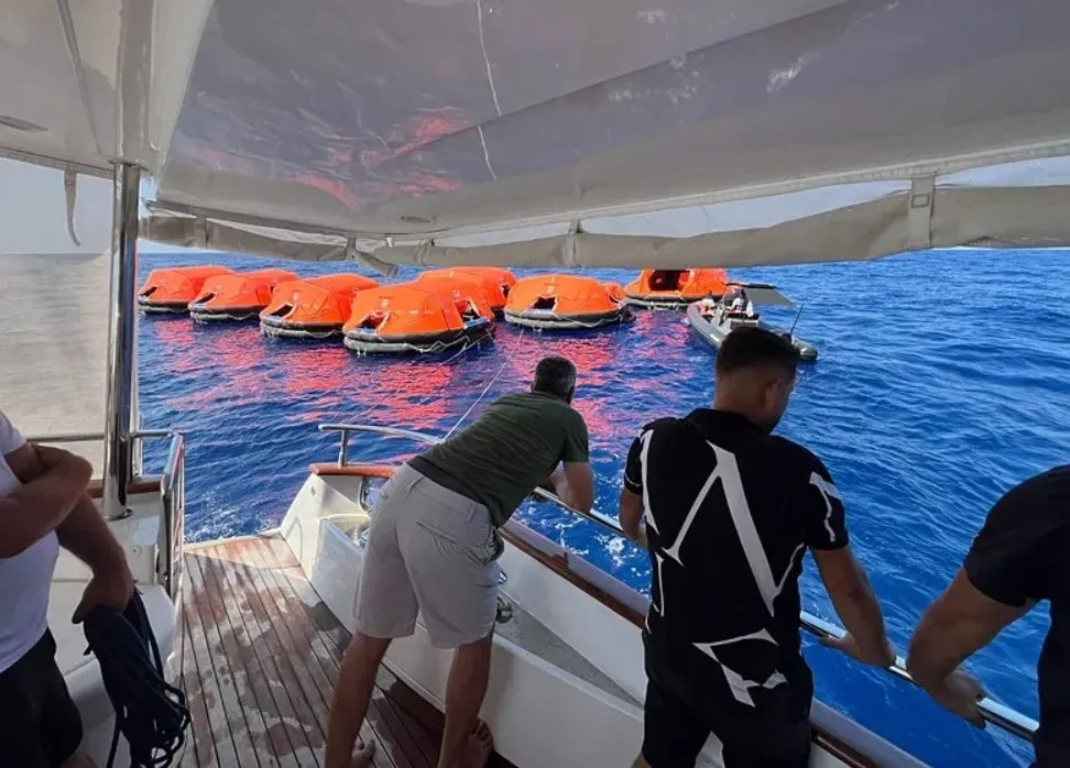 SON DAKİKA! Girne'deki tekne faciasında 2'nci gün! Kayıp 18 kişiyi arama çalışmaları sürüyor!