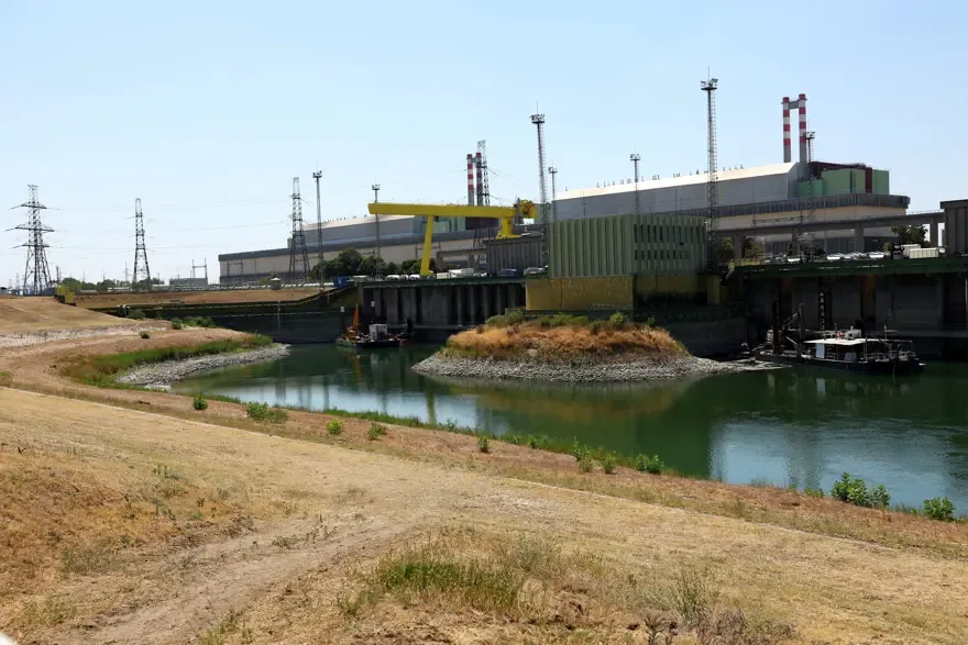 Tuna Nehri'nin su seviyesi düştü, Macaristan nükleer santralini kapatıyor