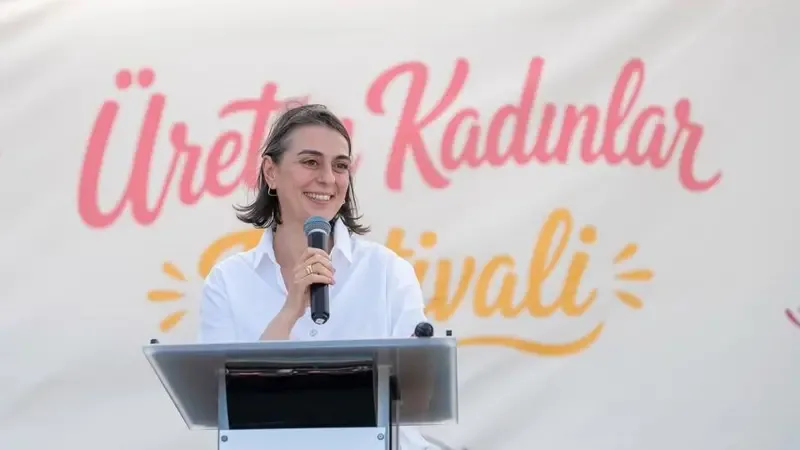 Üsküdar Belediye Başkanı Sinem Dedetaş ve Üç Kişi Tutuklandı