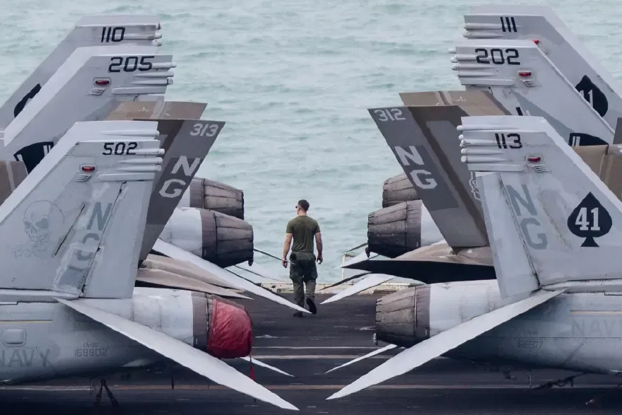 270 gün sonra karaya çıktılar. USS Abraham Lincoln Tayland'a ulaştı