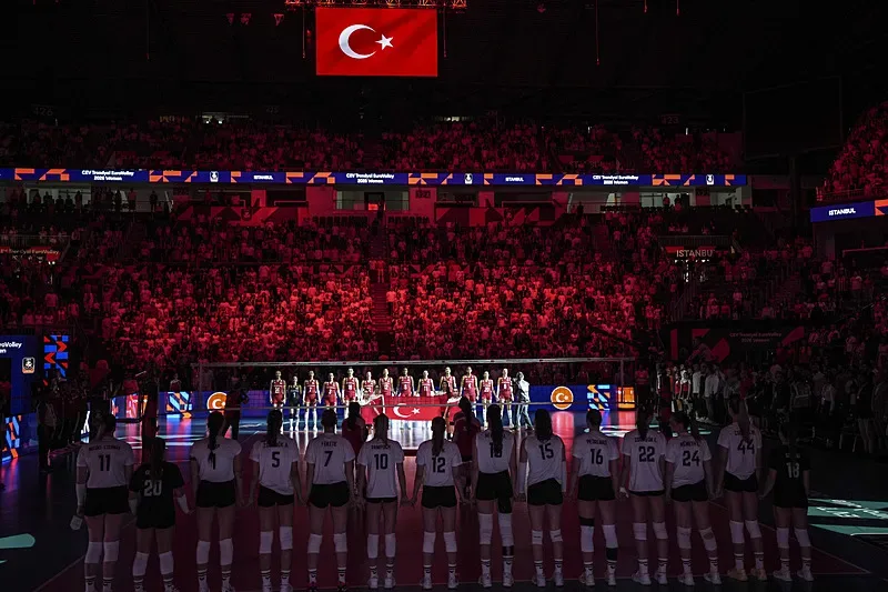 Filenin Sultanları, Avrupa Şampiyonası’nda 3’te 3 yaptı! Macaristan’a set vermedi