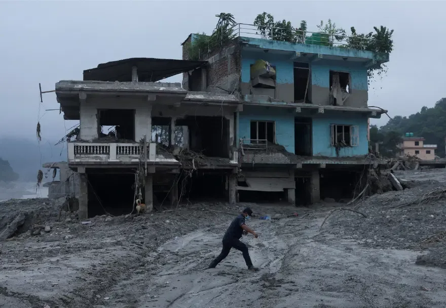 Nepal'de zamana karşı yarış. "93 bin kişi etkilenmiş olabilir"