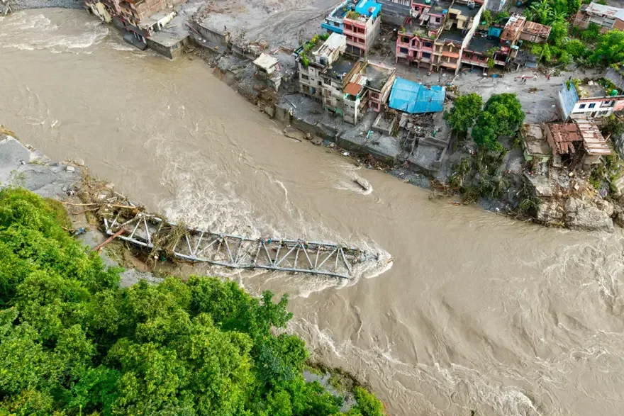 Önce deprem sanıldı, ardından sular geldi. Nepal'deki felaketin gerçek nedeni ne?