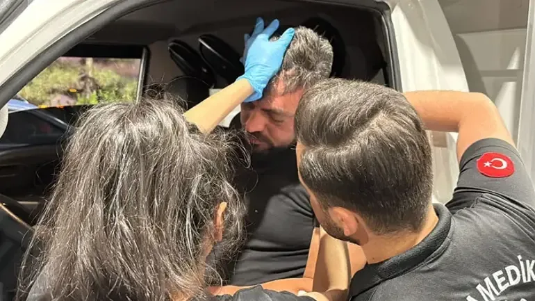 Direksiyonda sızdı, hesap ambulansa geldi! 11 kat alkollü sürücünün ilginç gecesi