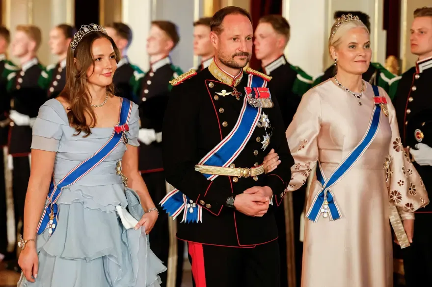 35 yıllık dönem kapandı. Norveç yeni kralıyla yeni döneme girdi