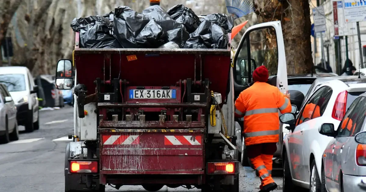 Çöplükte Bir Gün Boyunca Arama Yapıldı, 1 Milyon Avroluk Piyango Bileti Bulundu