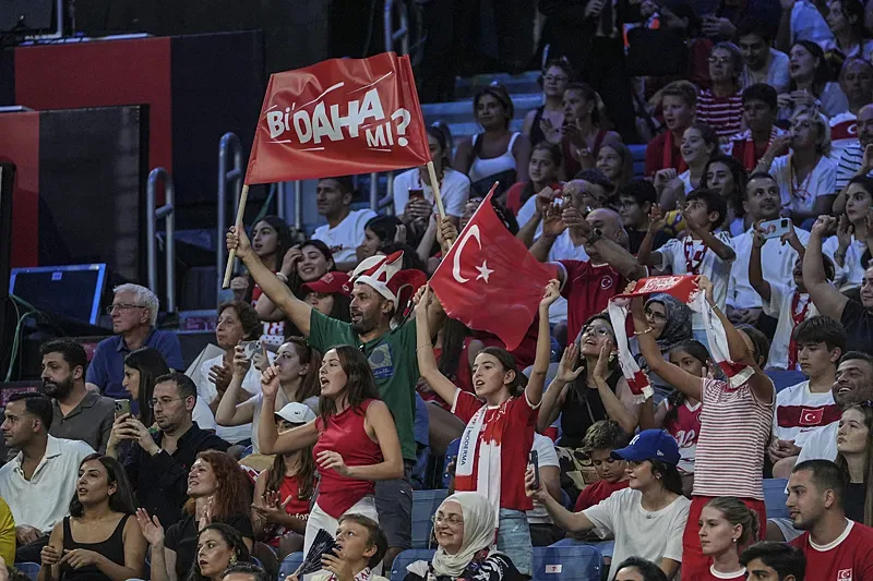 Filenin Sultanları, Avrupa Şampiyonası’nda 3’te 3 yaptı! Macaristan’a set vermedi