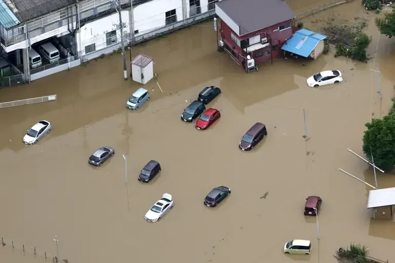 Japonya'yı sel vurdu: 4 can kaybı! Binlerce kişi havalimanında mahsur kaldı...