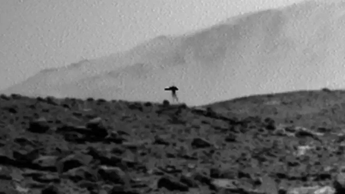 Son dakika...Mars'tan gelen görüntü kafaları karıştırdı! Kameraya takılan gizemli silüet: '13 saniye önce y...
