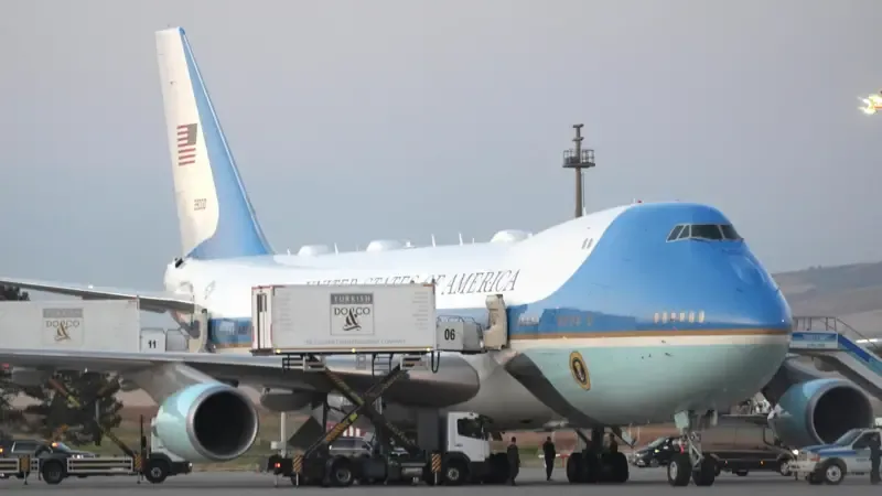 Trump'ın iki kabine üyesi, Ankara'da gizlice indiği yem uçakta kaldı