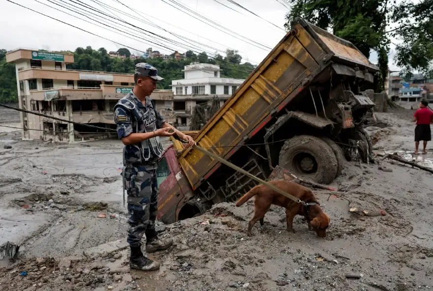 Önce deprem sanıldı, ardından sular geldi. Nepal'deki felaketin gerçek nedeni ne?