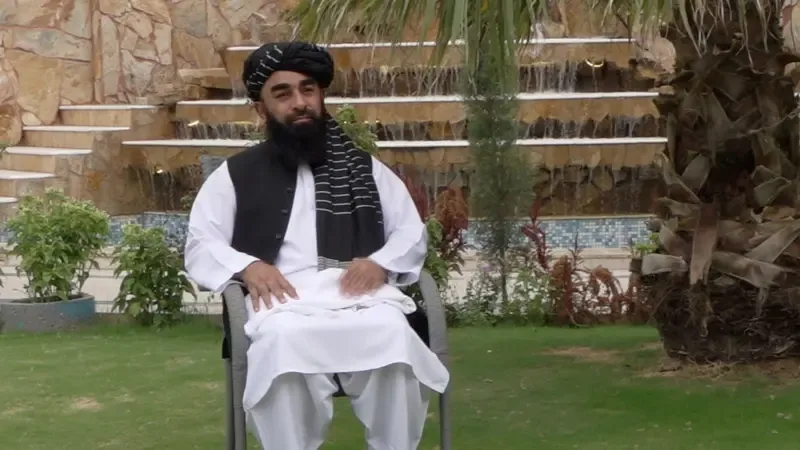 Boşanma, akıllı telefonlar ve kısıtlamalar: BBC, Taliban'ın Afganistan'ı nasıl yönettiğine tanıklık etti