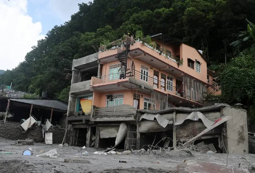 Nepal'de sel felaketi. 100’den fazla kişi tünelde mahsur kaldı