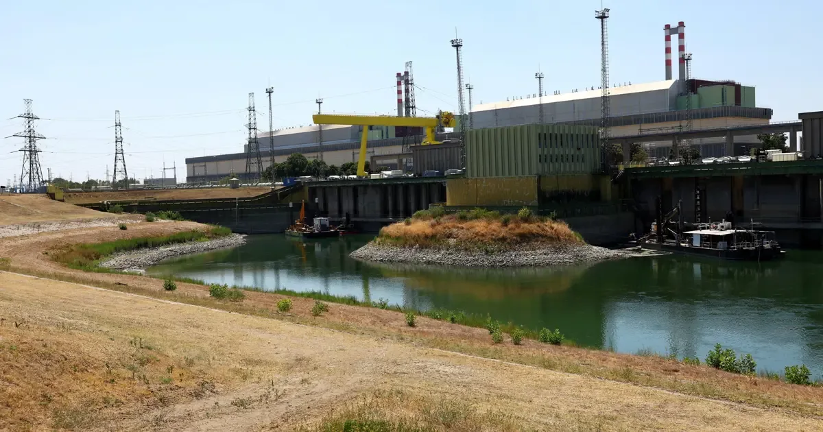Tuna Nehri'nin su seviyesi düştü, Macaristan nükleer santralini kapatıyor