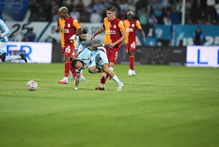 Galatasaray, Erzurumspor FK'yı 4-0 Mağlup Etti