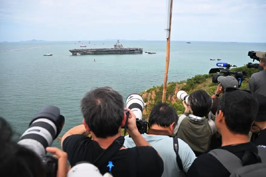 270 gün sonra karaya çıktılar. USS Abraham Lincoln Tayland'a ulaştı