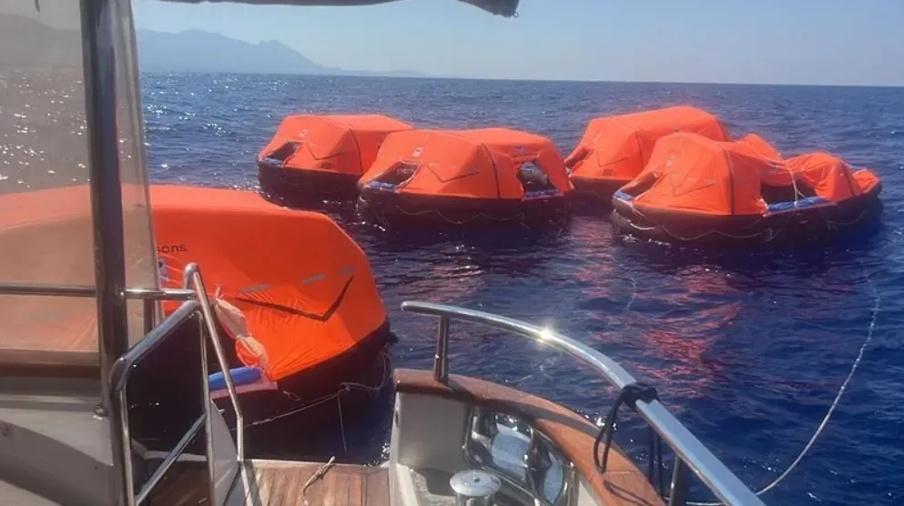 SON DAKİKA! Girne'deki tekne faciasında 2'nci gün! Kayıp 18 kişiyi arama çalışmaları sürüyor!