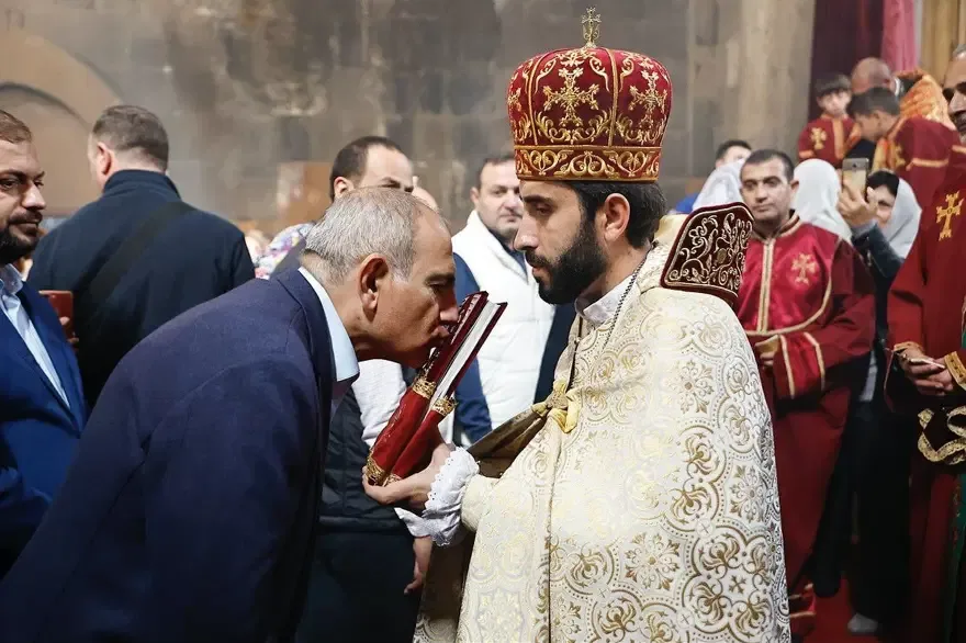 Ermenistan'da kilise ile hükümet arasındaki kavga mahkemeye taşındı