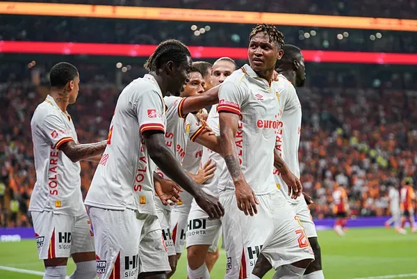 Galatasaray geri dönerek kazandı! Göztepe gol yağmurunda mağlup