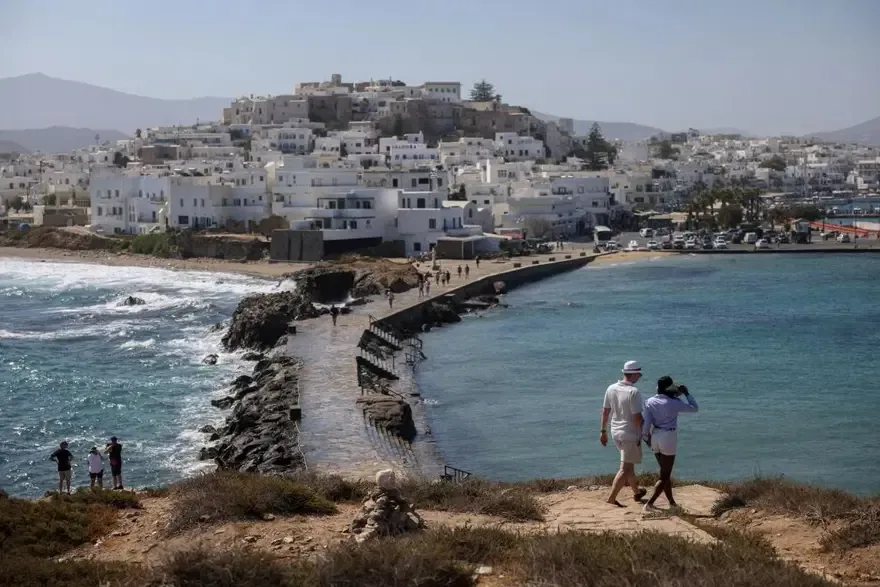 Yunanistan'a Turist Akını: Ünlü İsimlerin Etkisi ve Yeni Dizi Çekimleri
