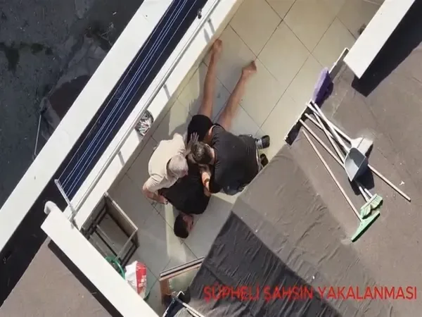 Kağıthane'de 2 milyonluk vurgun yapan kurye kaçamadı! Dronlu operasyonla çatıda yakalandı