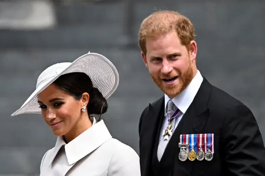 Harry ve Meghan İngiltere'ye Dönmeye Hazırlanıyor