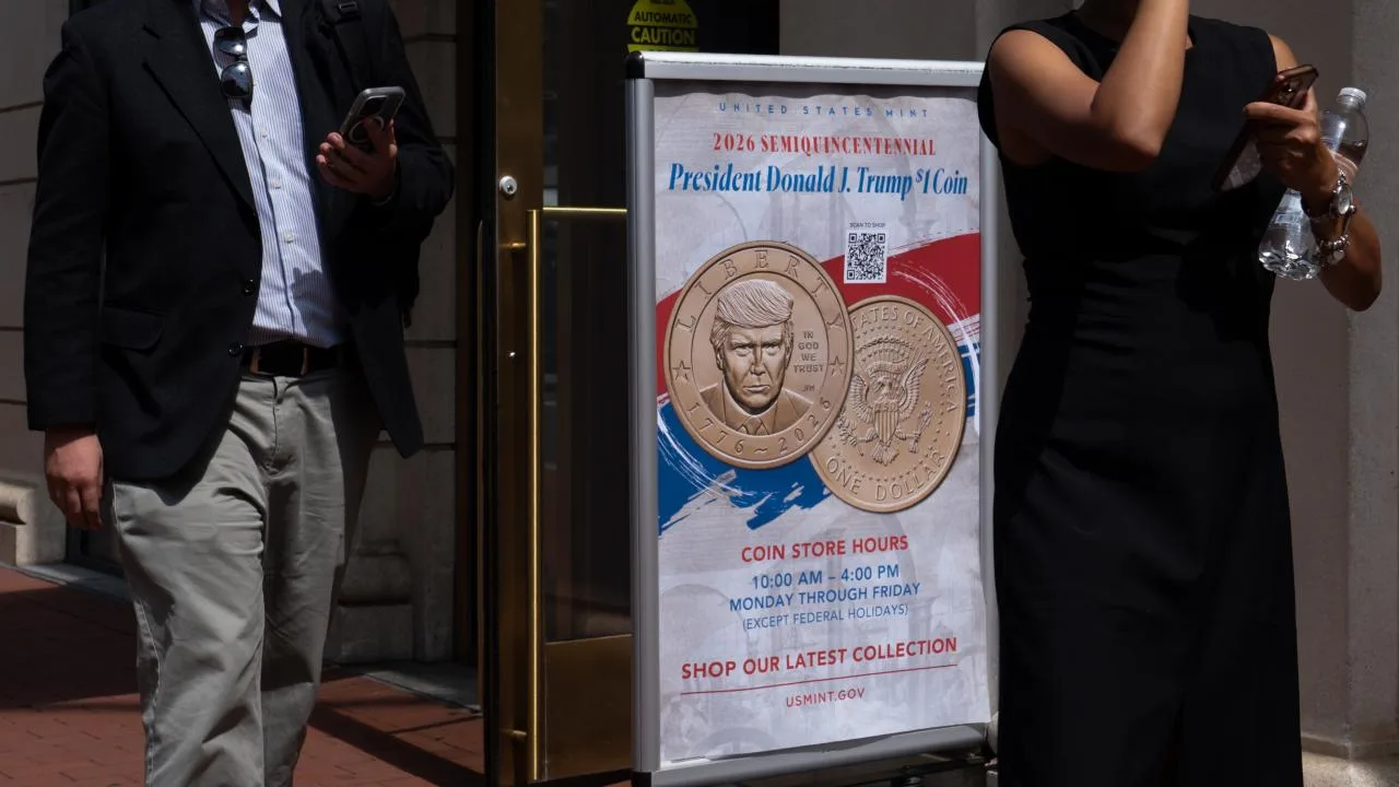 ABD'de Trump portreli 1 dolar tedavülde