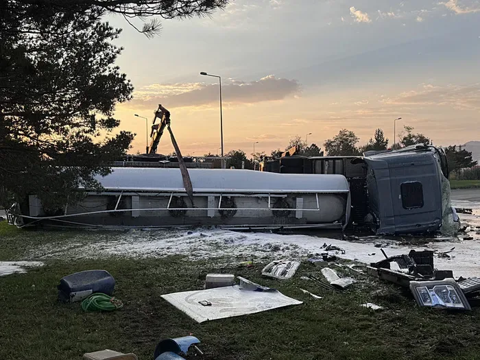 Kayseri'de faciadan dönüldü! Yolcu otobüsü ile akaryakıt tankeri çarpıştı: 2’si ağır 35 yaralı