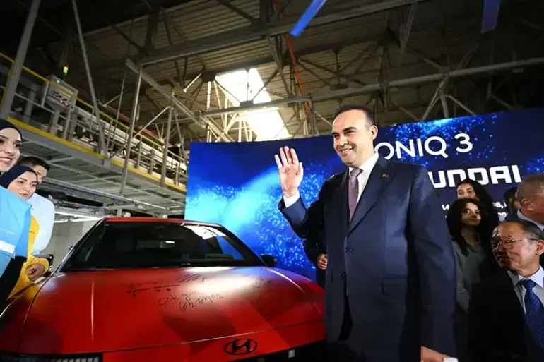 İzmitli elektrikli Avrupa yolcusu! Bakan Kacır'dan net mesajlar