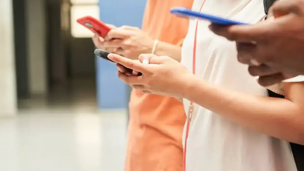 Bir ülke daha harekete geçti: Okullarda telefon yasaklandı!